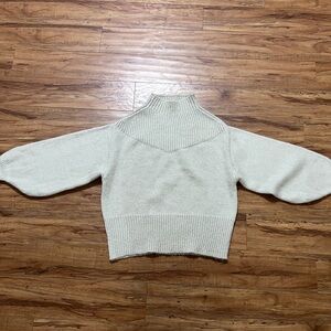 Zenana Ladies Cream Colored Sweater Size Small